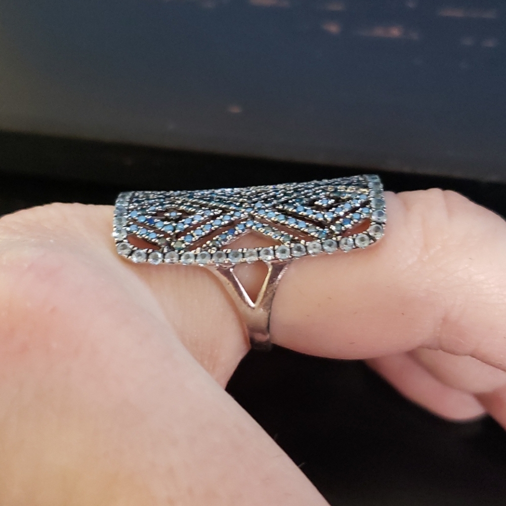Ring - Picture 2 of 6